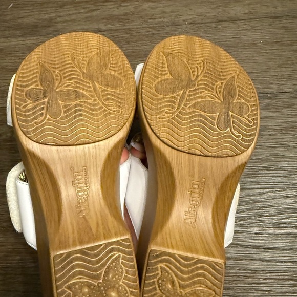 Alegria white floral heels - Picture 7 of 10